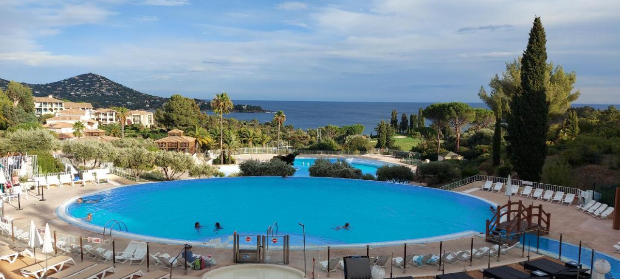 Saint-Raphael- Vue Mer Et Massif De L'Esterel Экстерьер фото