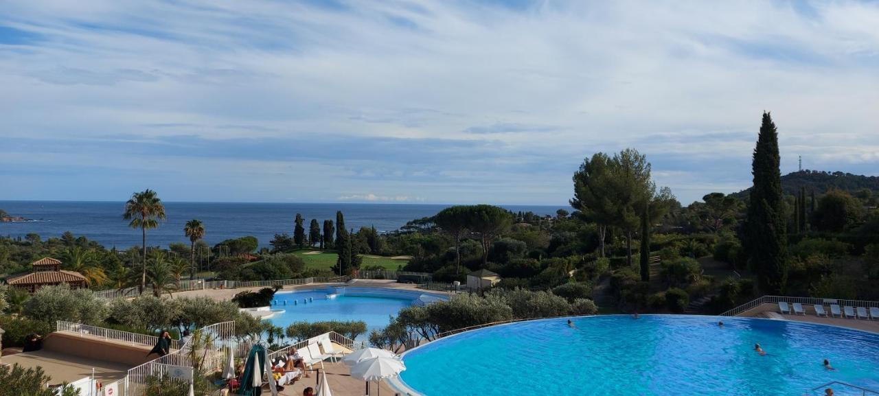 Saint-Raphael- Vue Mer Et Massif De L'Esterel Экстерьер фото