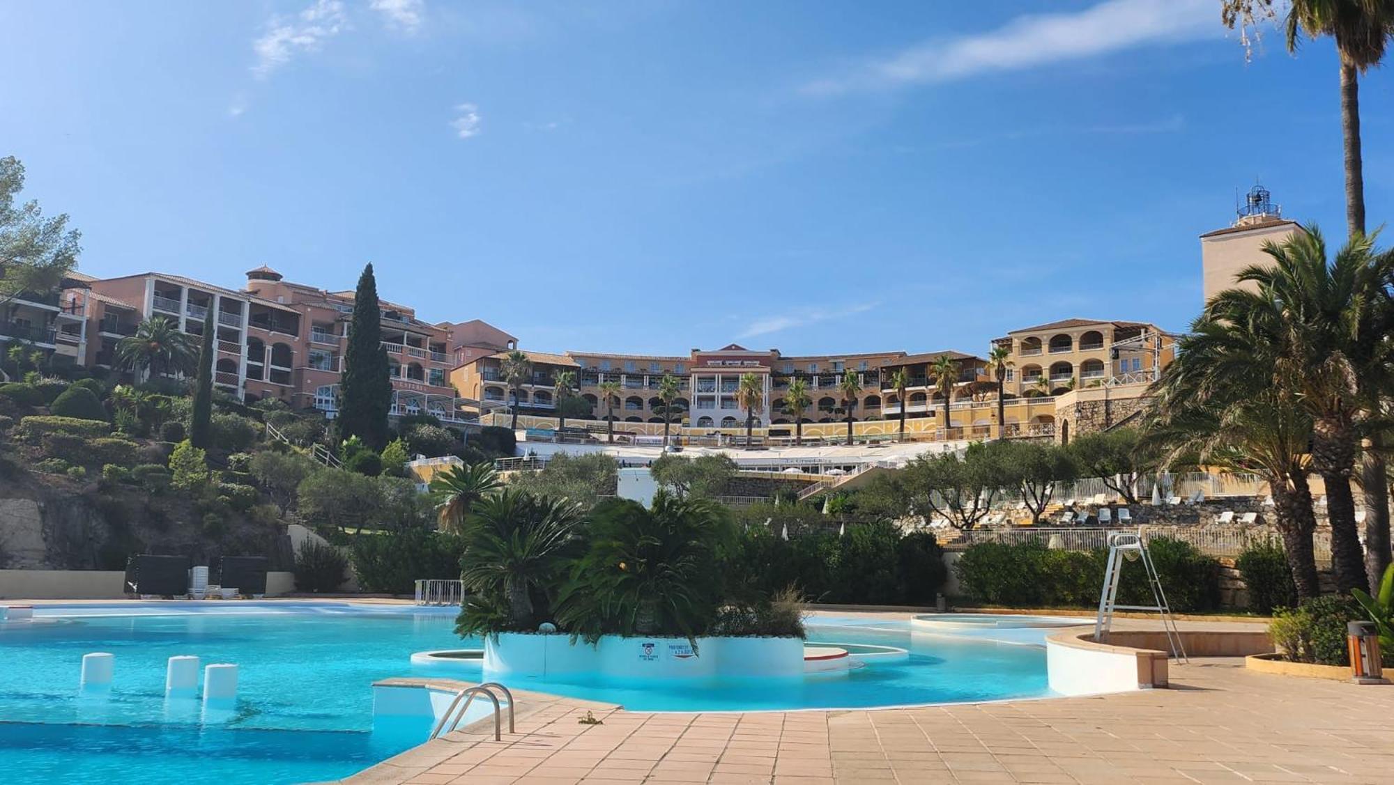 Saint-Raphael- Vue Mer Et Massif De L'Esterel Экстерьер фото