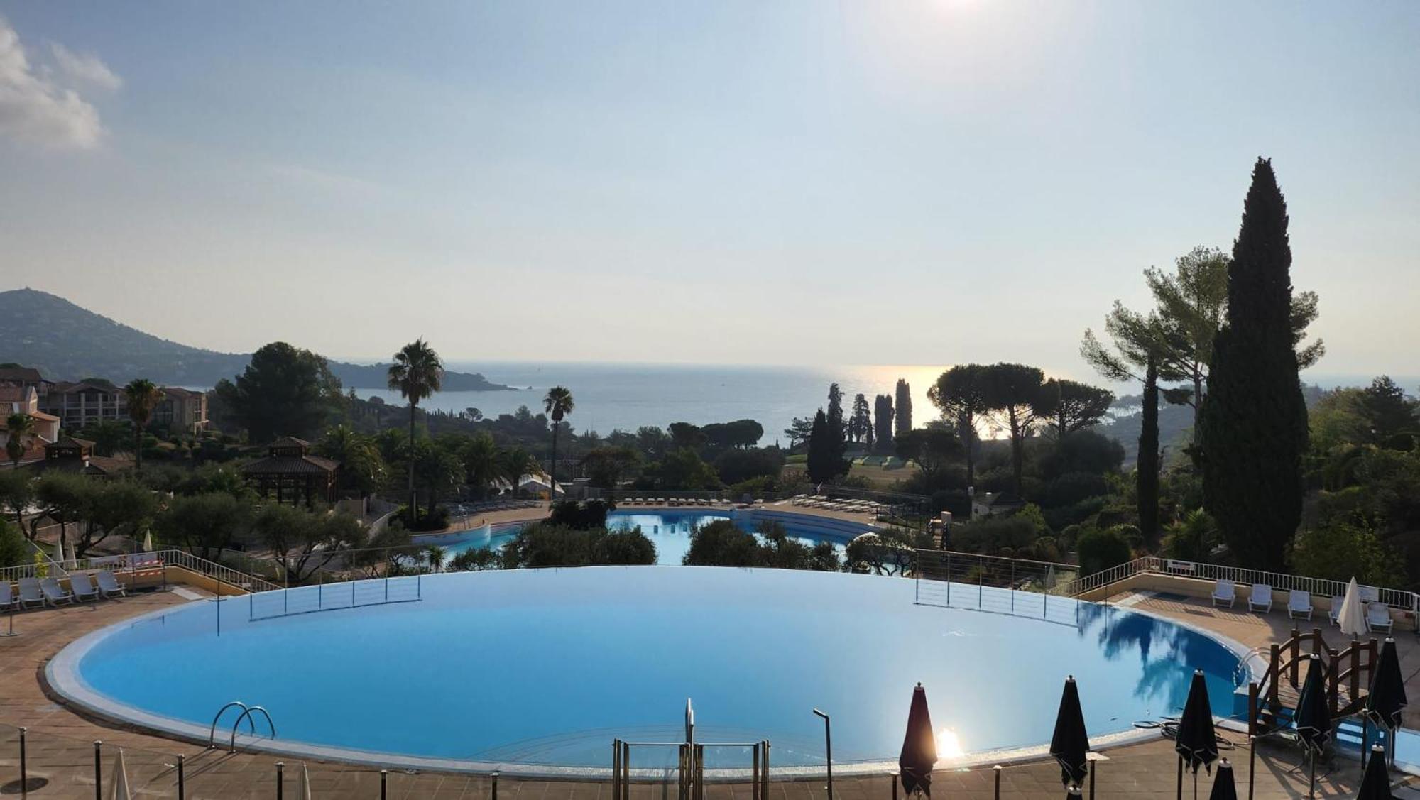 Saint-Raphael- Vue Mer Et Massif De L'Esterel Экстерьер фото